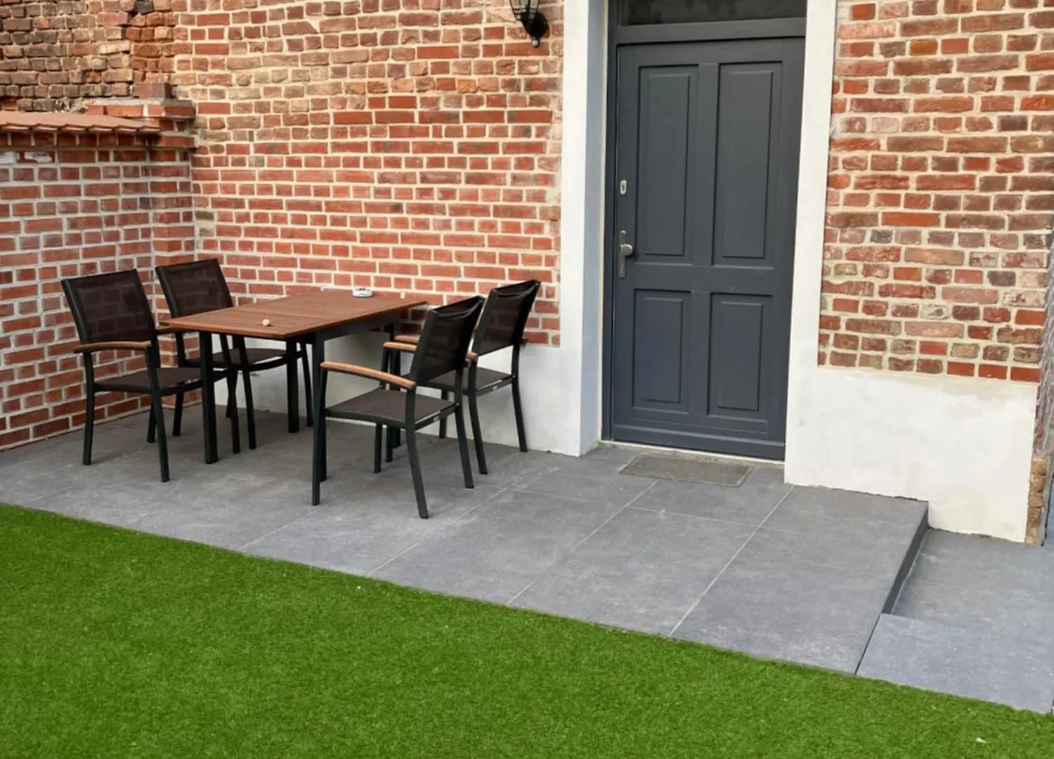 Remise 23A - 2Schlafzimmer Unterkunft Fuer 4-Koepfige Familie Schoenefeld